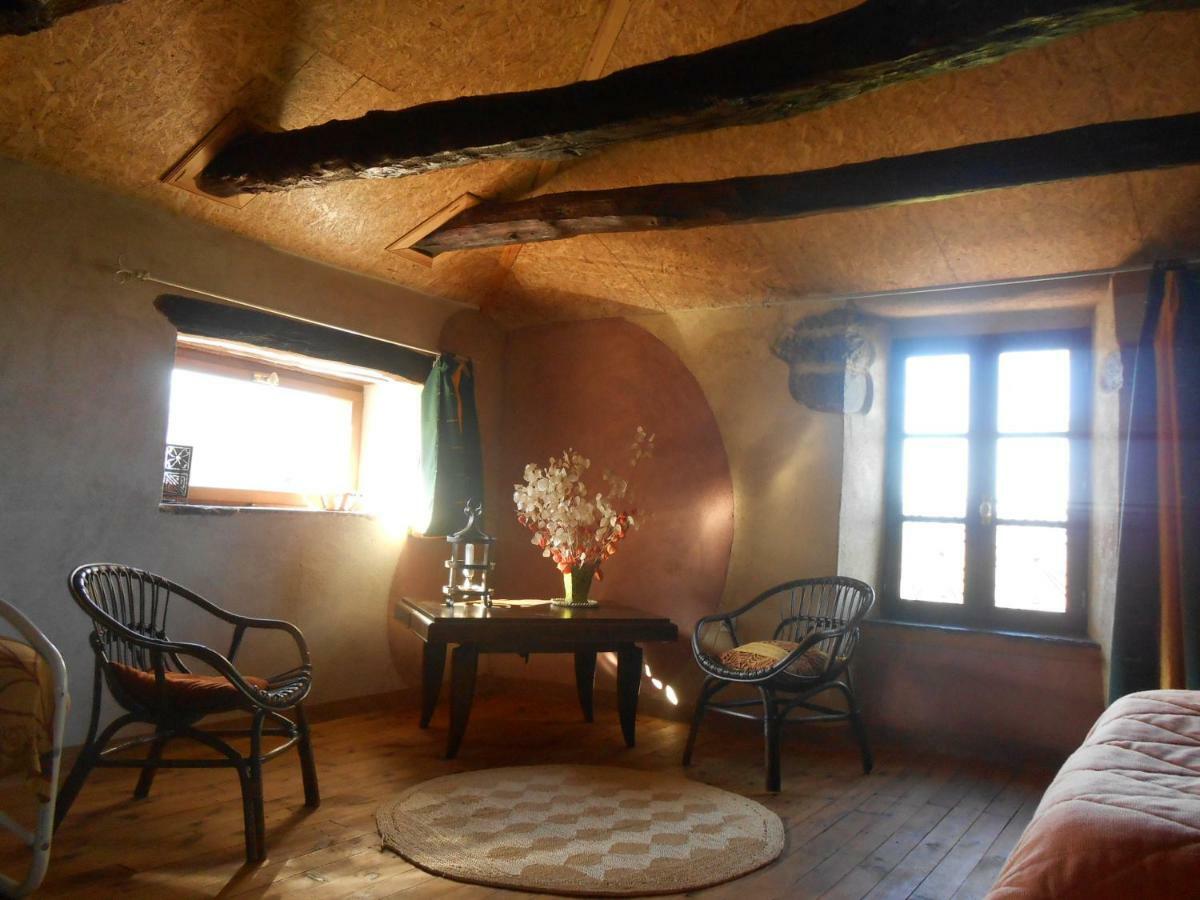 Chambre D'Hotes Des Monts Saint-Izaire 外观 照片